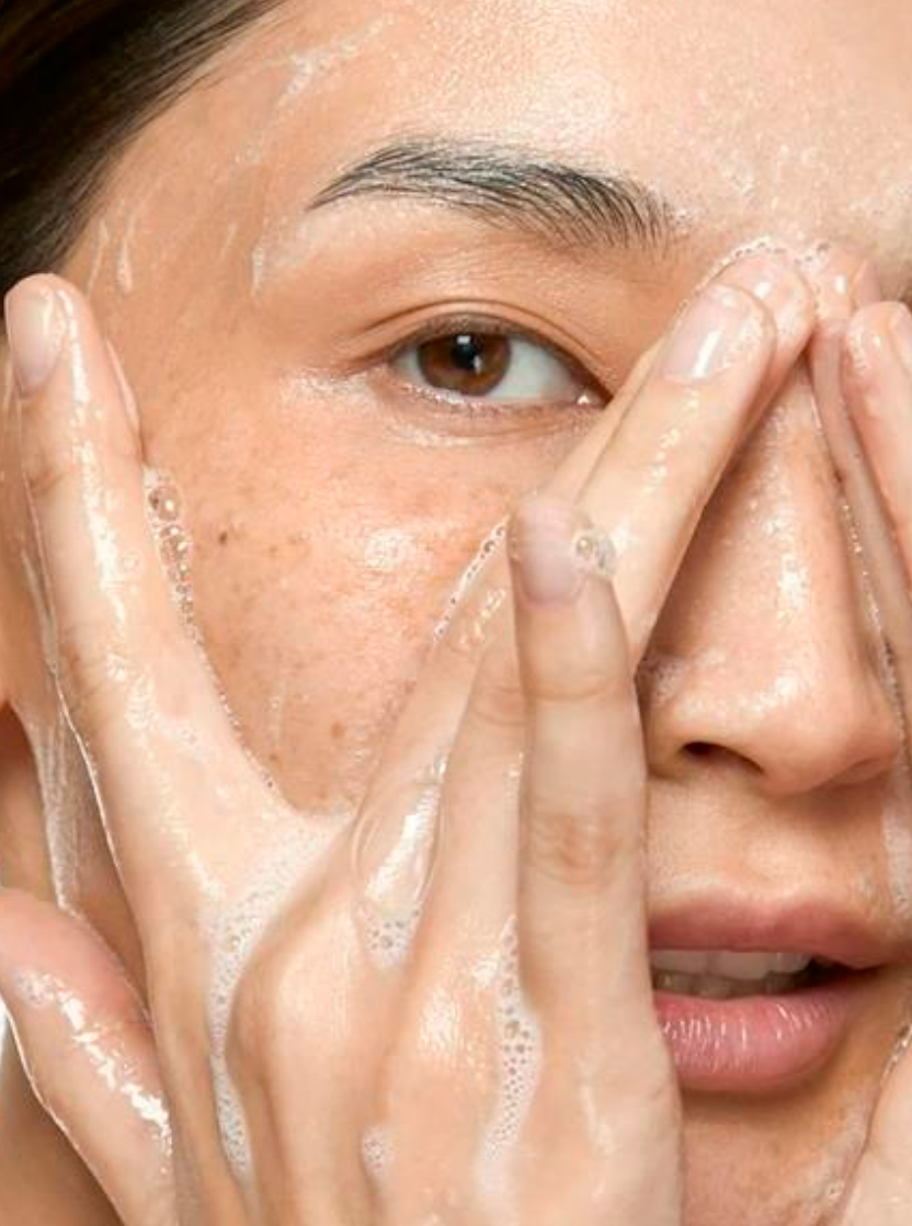 Load video: “This product is a game changer, it’s the hero of my whole routine.”